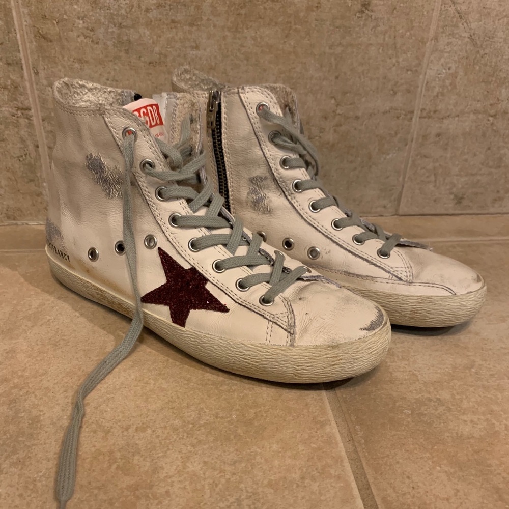GOLDEN GOOSE